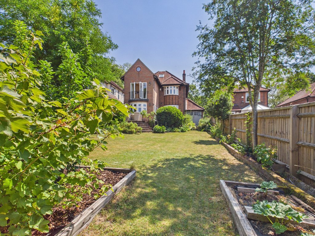 House in High Wycombe, England 2 - 18806744