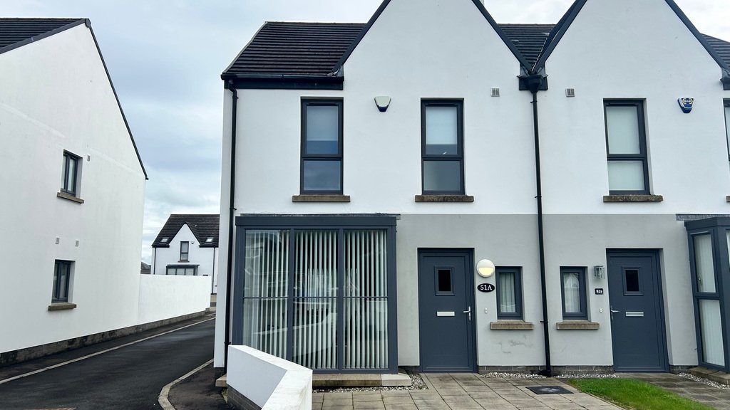 House in Causeway Coast and Glens District, Northern Ireland 1 - 18806623