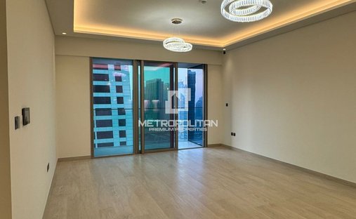 Apartment in JLT / Jumeirah Lakes Towers, Dubai, United Arab Emirates 1