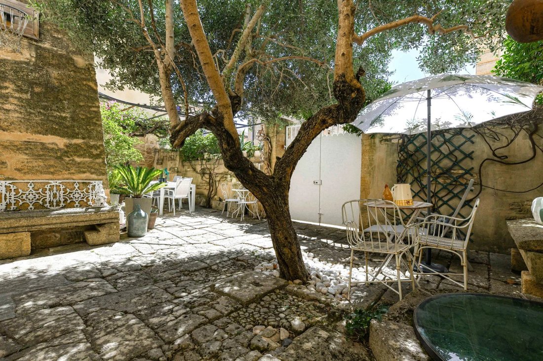 Tenuta a Uzès, Occitania, Francia 2 - 18807016