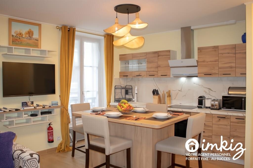 Apartment in Saint Gervais, Paris 4e Arrondissement, Paris 3 - 18806551