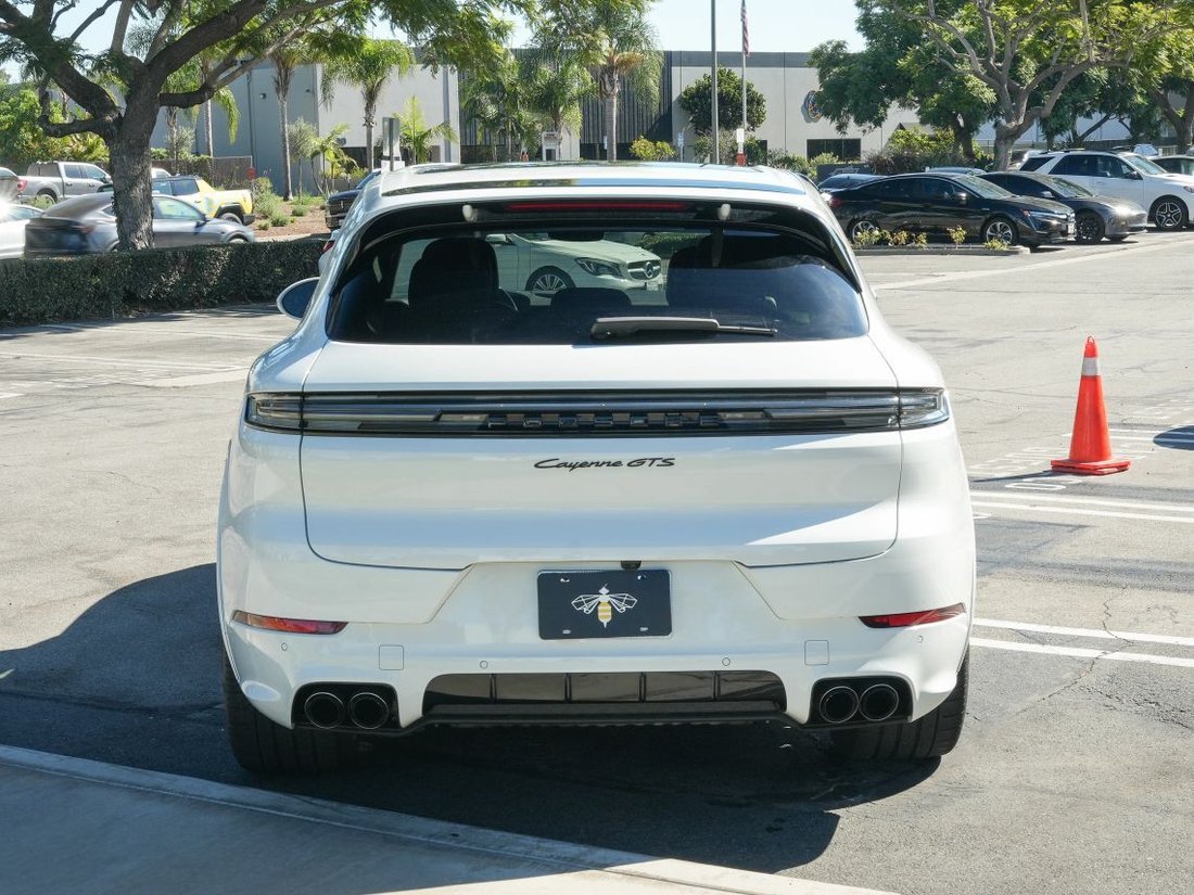 Suv in Costa Mesa, CA, United States 3 - 18753294