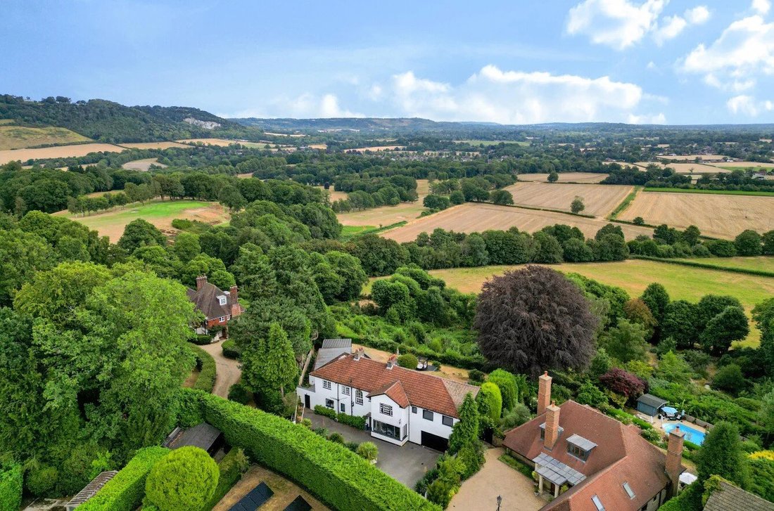 House in Dorking, England 1 - 18806525