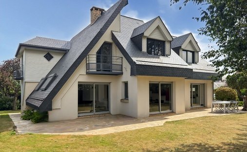 House in Ouest, Le Mesnil-Esnard, France 1