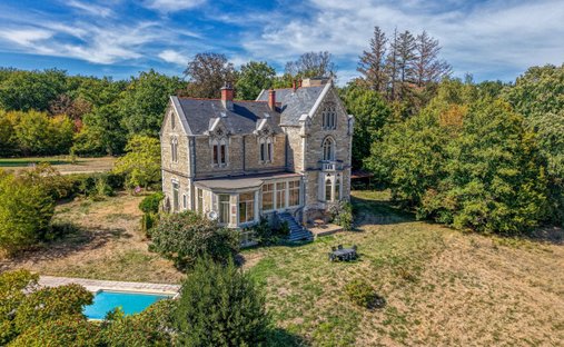 House in Centre, Peronnas, France 1
