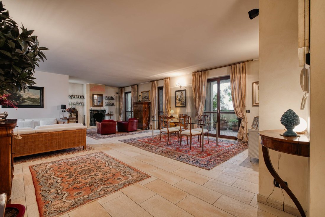 Apartment in Centro, Novara, Piedmont 4 - 18809273