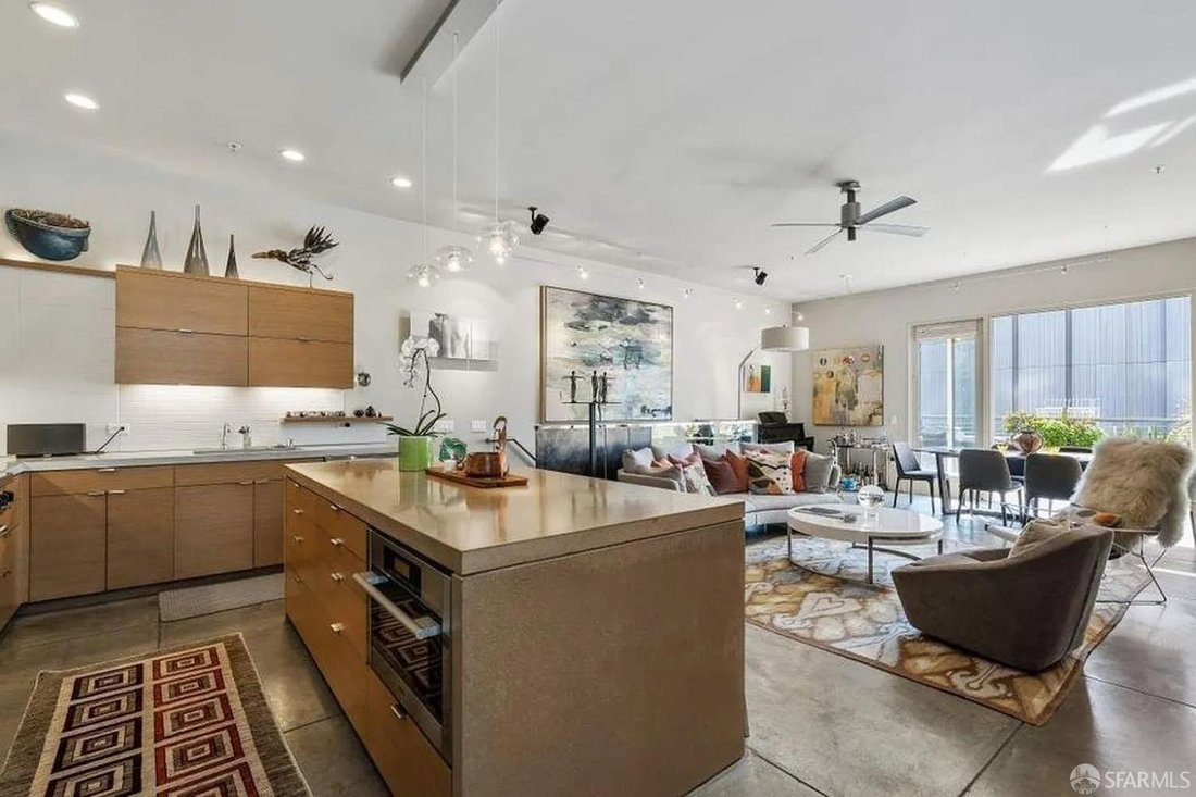 Condo in San Francisco, California, United States 2 - 18809703