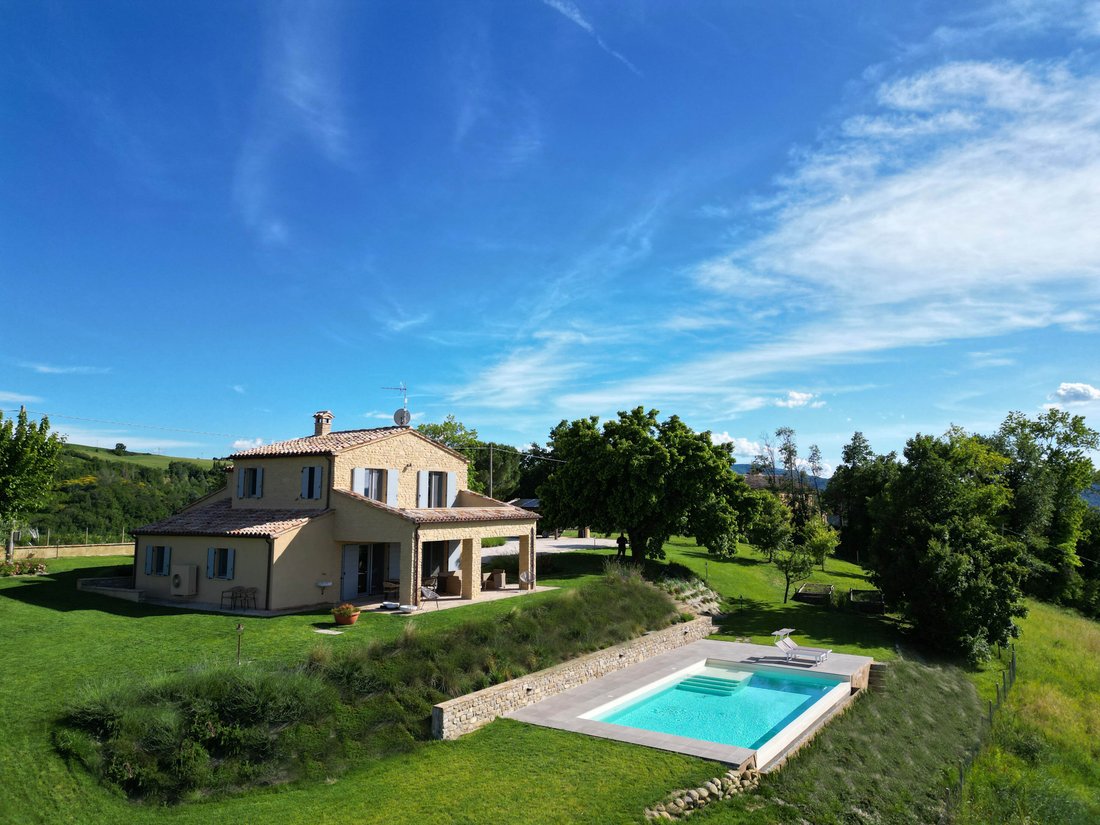 Casa di campagna a Montecarotto, Marche, Italia 1 - 18809635