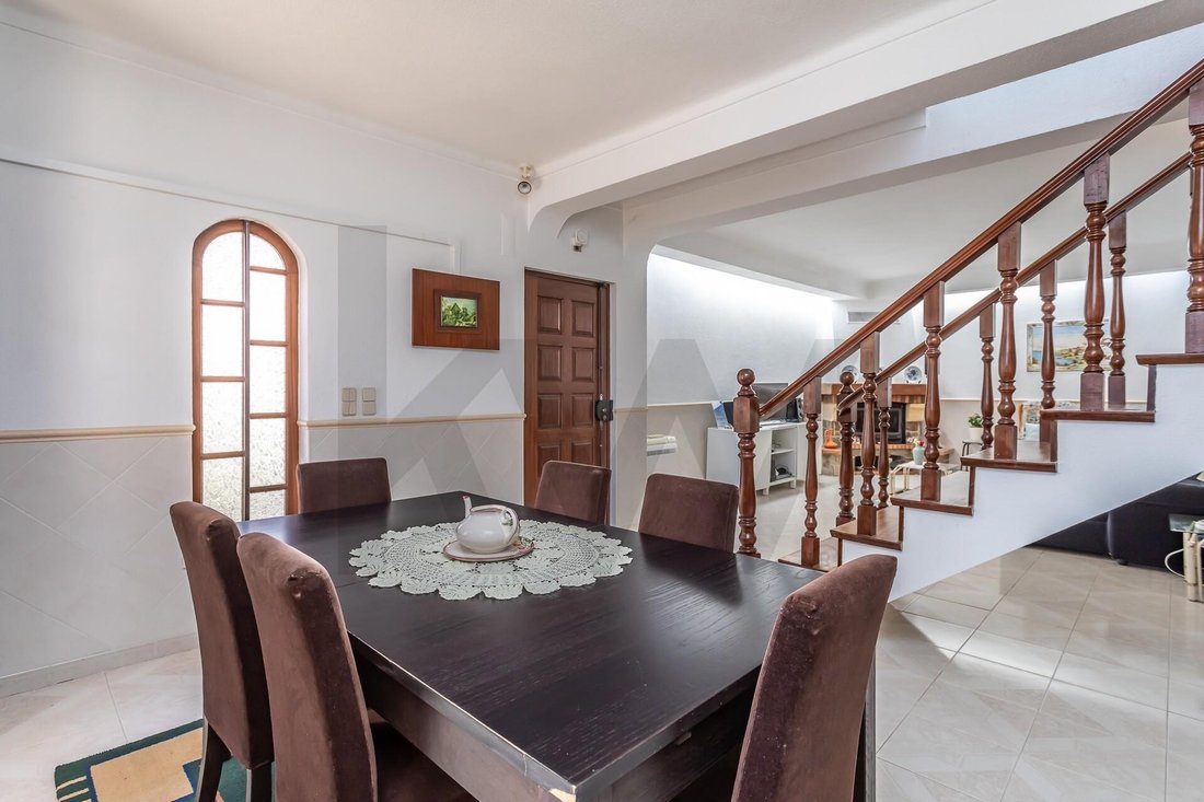 Townhouse in Charneca de Caparica e Sobreda, Setubal, Portugal 2 - 18809960