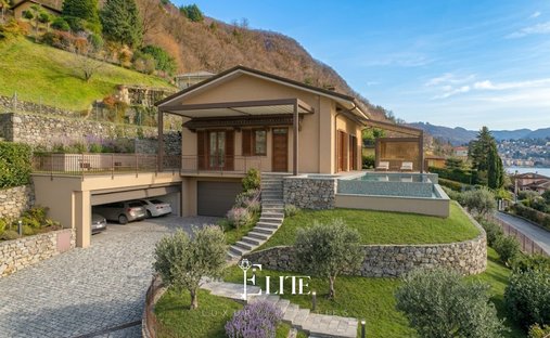 Villa in Laveno-Mombello, Lombardei, Italien 1