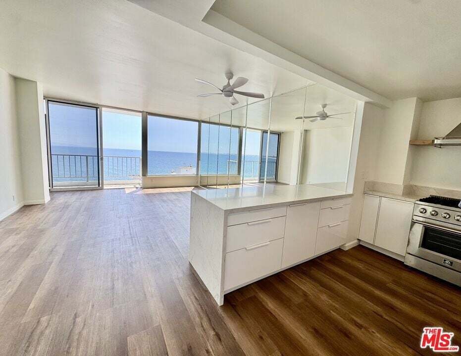 Appartement à Los Angeles, Californie, États-Unis 4 - 18809498