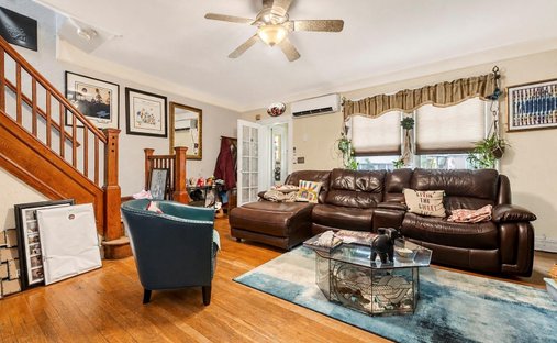 House in New York, New York, United States 1