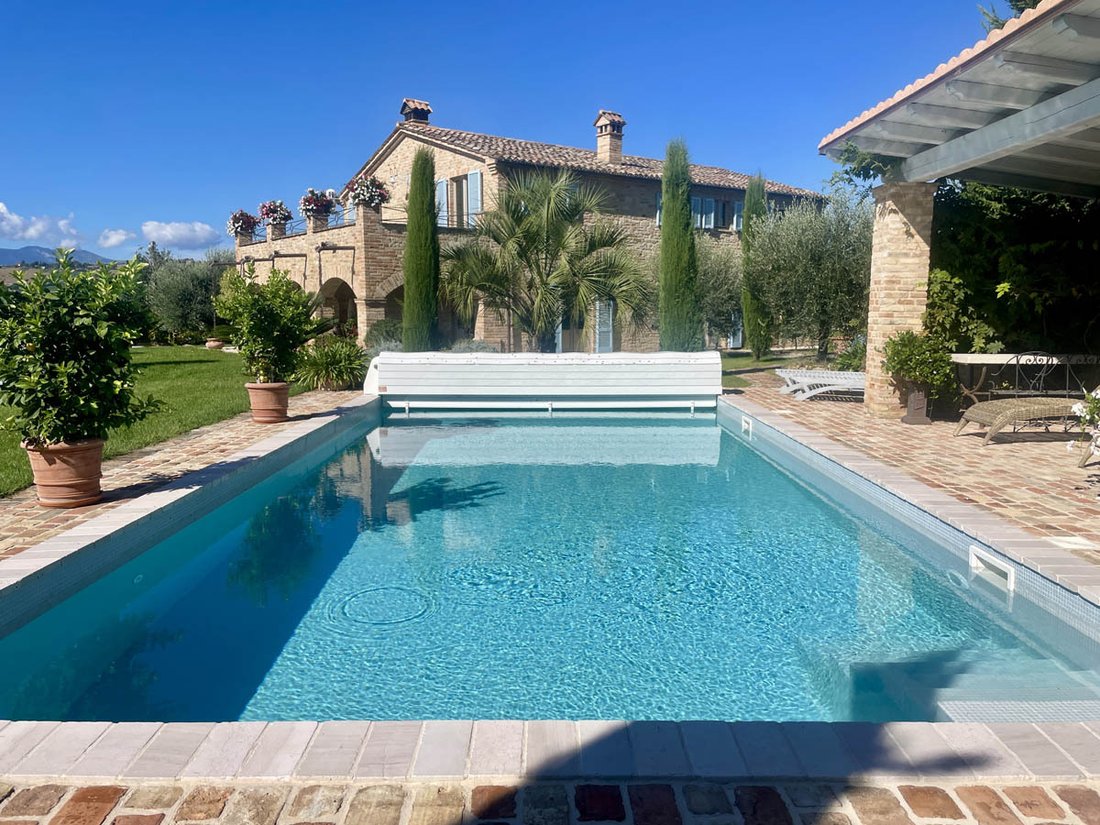 Villa in Falerone, Marche, Italy 1 - 18809462