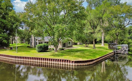 House in Commerce Charter Township, Michigan, United States 1