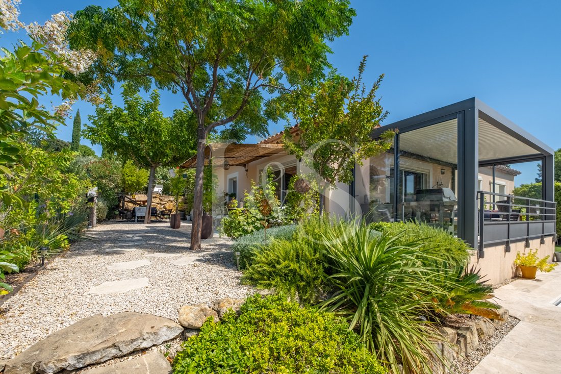 Villa in Bédoin, Provence-Alpes-Côte d'Azur, France 1 - 18810013