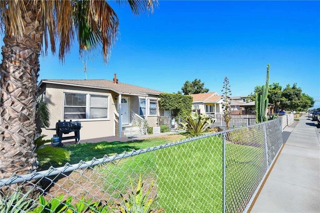 Cypress, California, United States 3 - 18809848