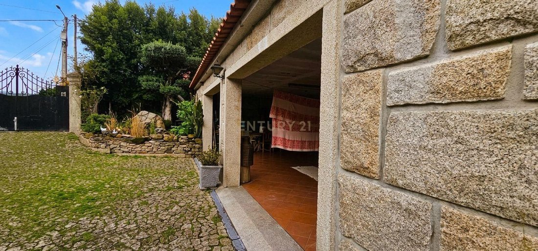 Villa in Alpendorada, Varzea e Torrao, Distrikt Porto, Portugal 3 - 15021381