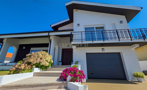 Villa in Sao Felix da Marinha, Porto District, Portugal 1
