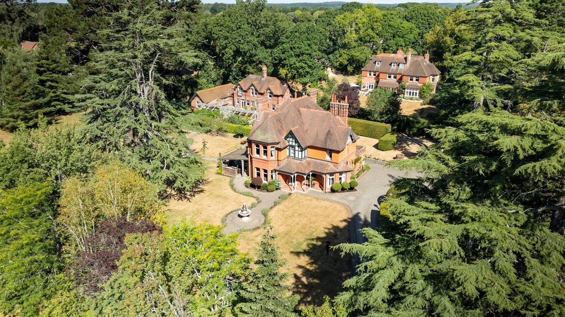 House in Brockenhurst, England 1 - 18809930