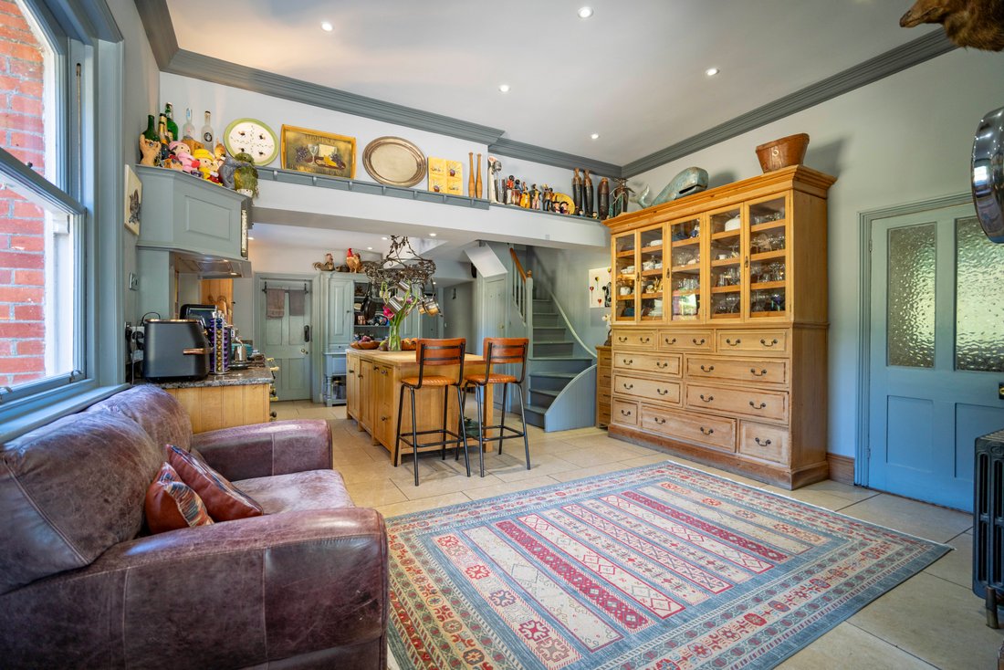 House in Brockenhurst, England 3 - 18809930