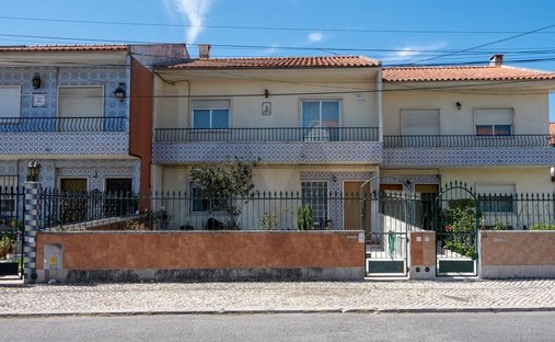 House in Rio de Mouro, Lisbon, Portugal 1
