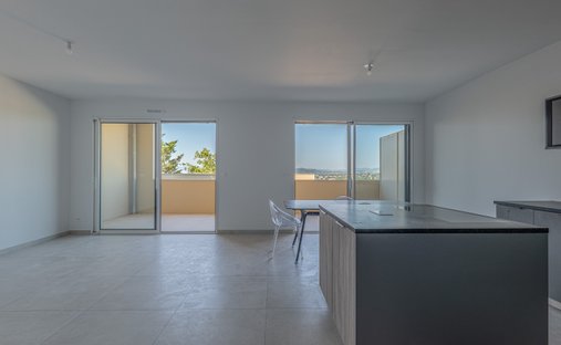 Apartment in Centre et Nord Ouest, Saint-Didier-au-Mont-d'Or, France 1