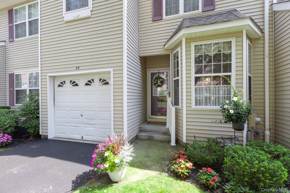 Condo in Nesconset, New York, United States 2 - 18810266