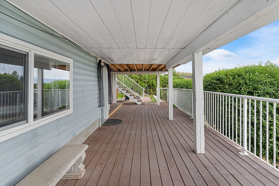 House in West Kelowna, British Columbia, Canada 4 - 18810367