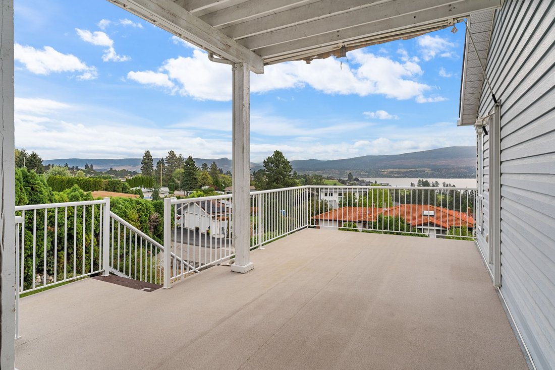 House in West Kelowna, British Columbia, Canada 3 - 18810367