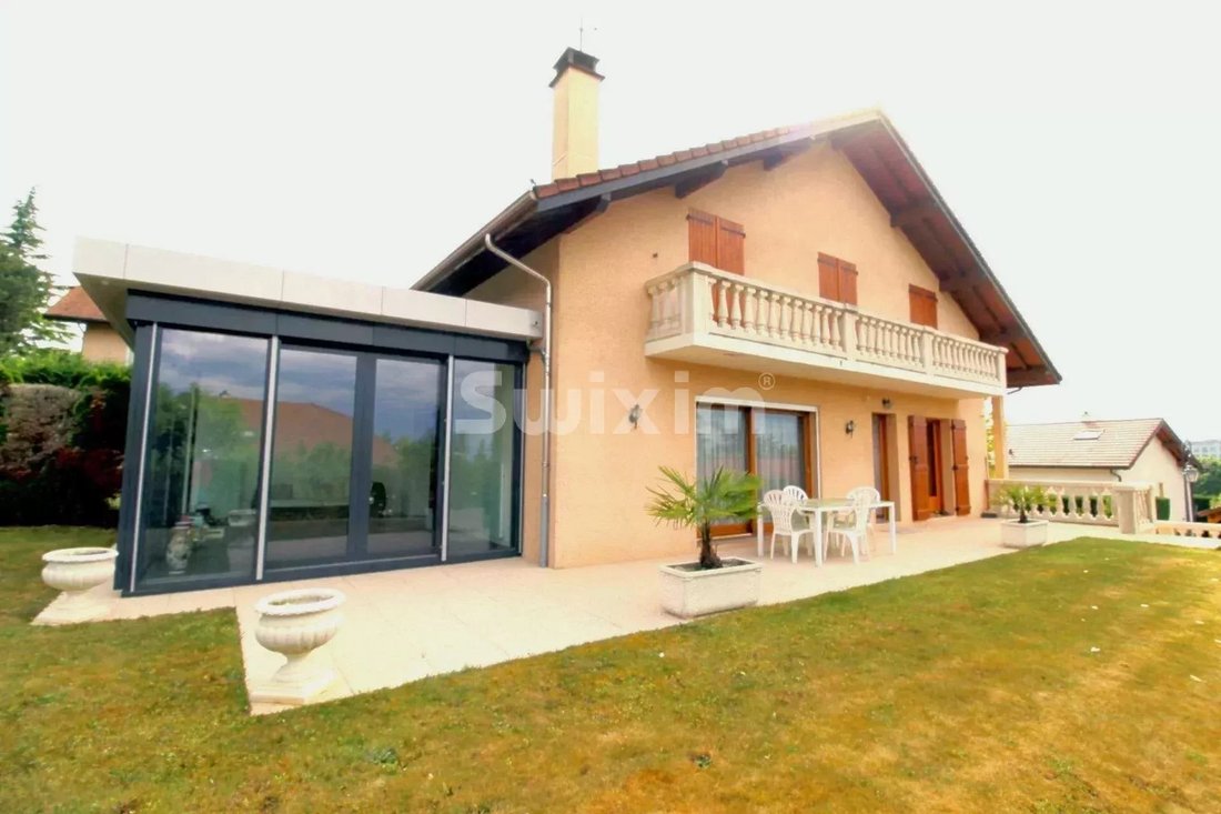 Haus in Archamps, Auvergne-Rhone-Alpen, Frankreich 1 - 16696984