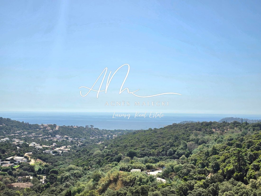 Villa in Nord, Cavalaire-sur-Mer, France 1 - 16625344