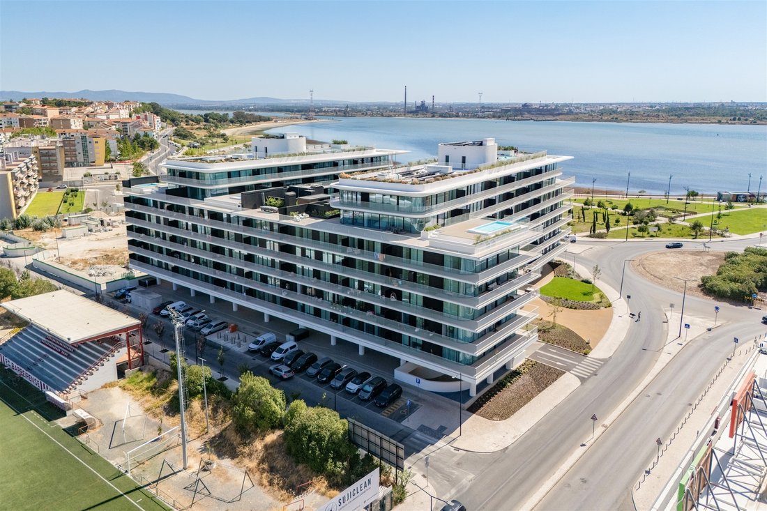 Apartment in Barreiro e Lavradio, Setubal, Portugal 2 - 18810283