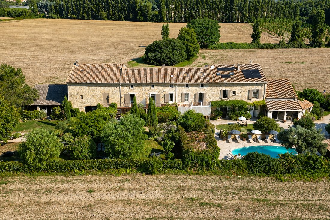 Villa in Roquemaure, Occitania, France 1 - 18810787