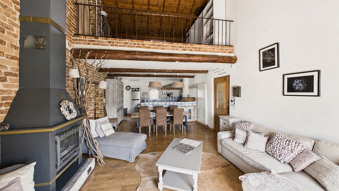Villa in Roquemaure, Occitania, France 5 - 18810787