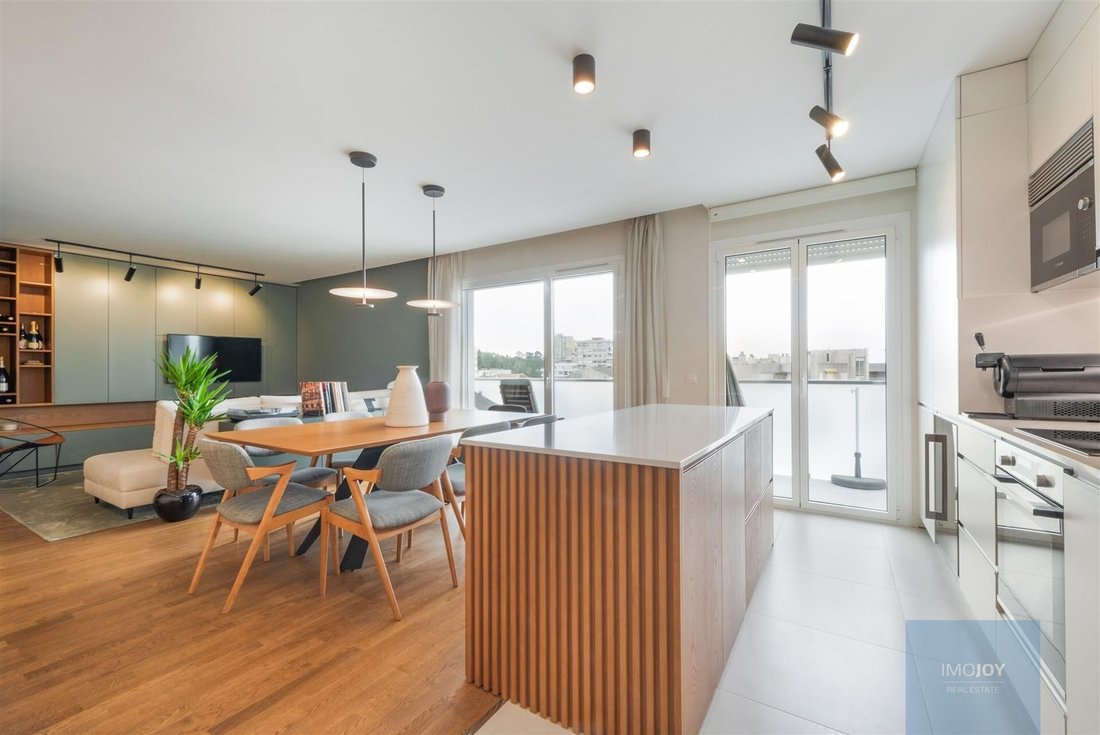 Apartment in Lordelo do Ouro e Massarelos, Porto District, Portugal 2 - 18810681