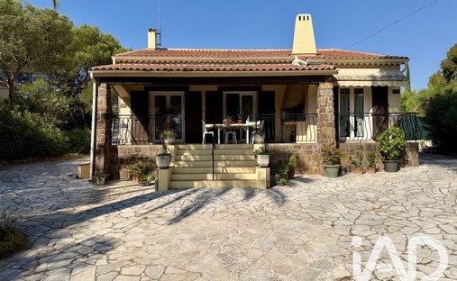 Casa en Les Plaines-Les Tasses, Saint-Raphaël, Francia 1