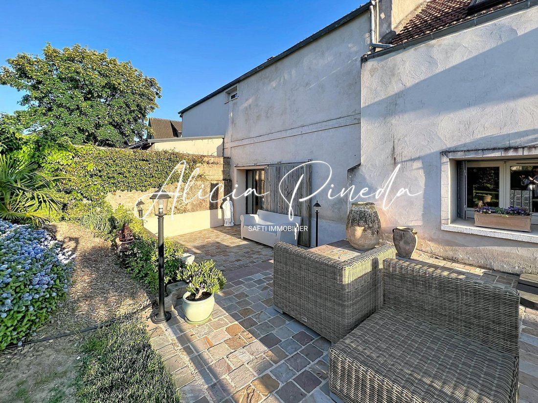 House in Crespieres, Ile-de-France, France 2 - 18810977