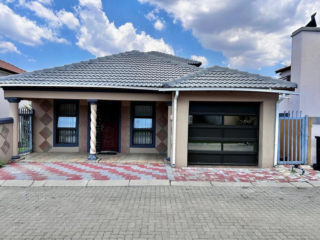 Anwesen in Noordwyk, Gauteng, Südafrika 1 - 18810821