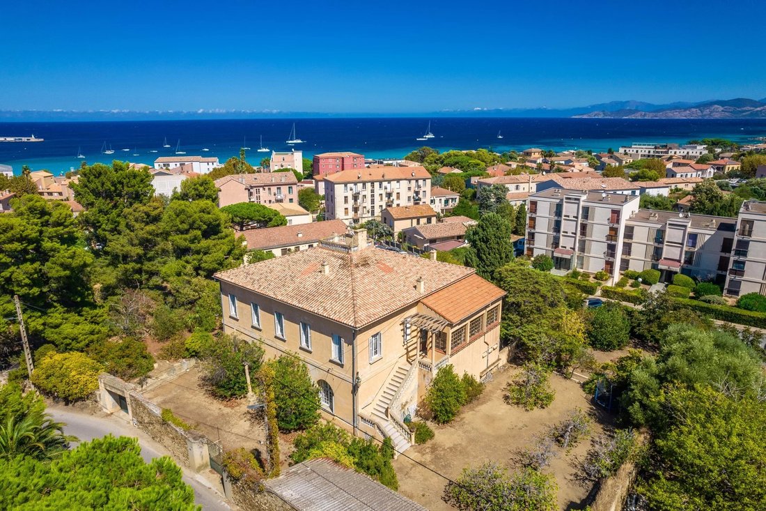 Haus in L'Île-Rousse, Korsika, Frankreich 1 - 18810734