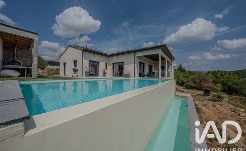 House in Villeneuve-de-Berg, Auvergne-Rhône-Alpes, France 1