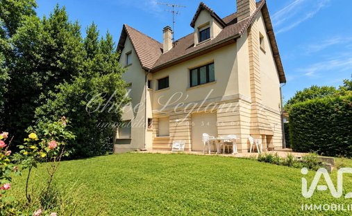 House in Ormesson-sur-Marne, Ile-de-France, France 1