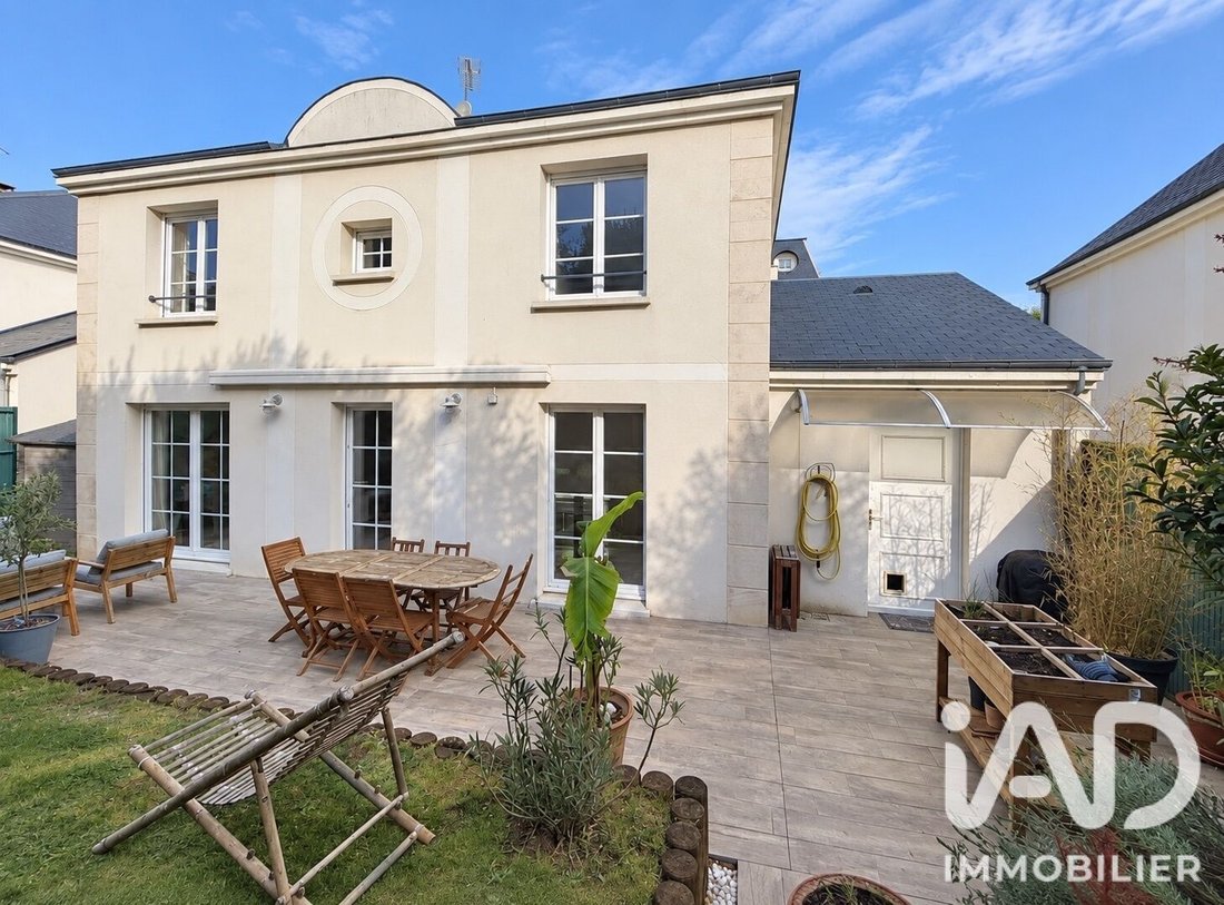 House in Compiegne, Hauts-de-France, France 1 - 18812453