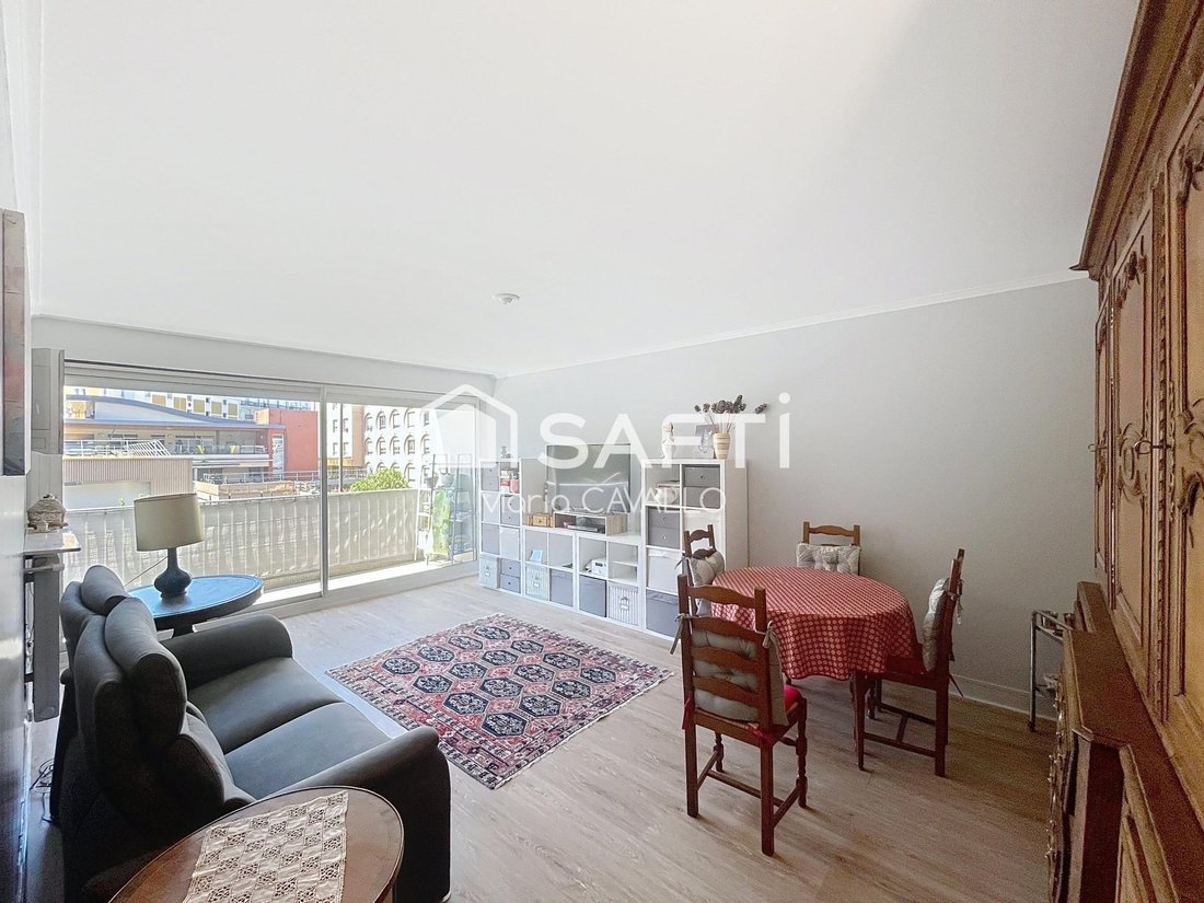 Apartment in Nationale-Deux Moulins, Paris 13e Arrondissement, Paris 2 - 18811007