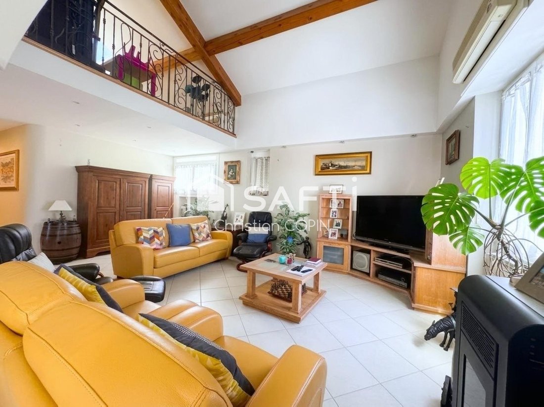 Apartamento en Aguillon, Tolón, Francia 1 - 18810997