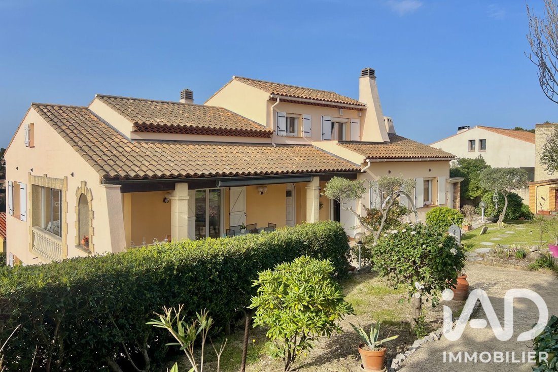 Casa en Roquefort-la-Bedoule, Provenza-Alpes-Costa Azul, Francia 1 - 18812385