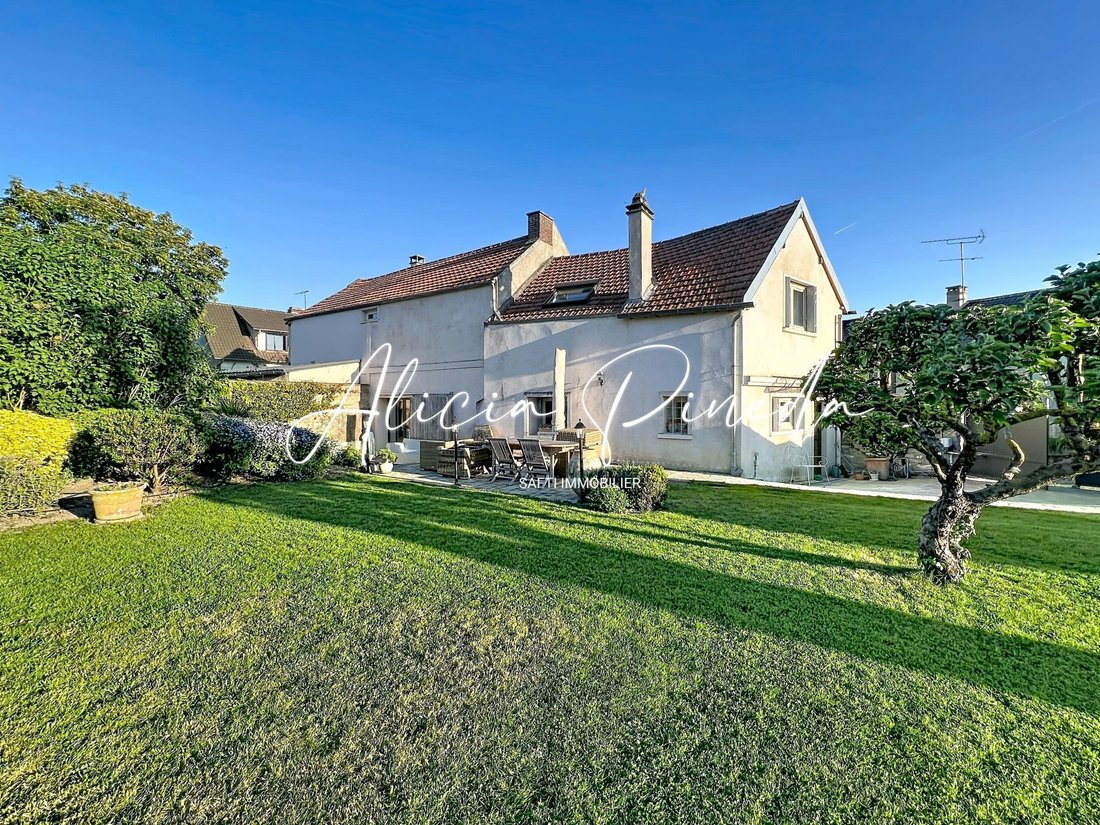 House in Crespieres, Ile-de-France, France 1 - 18810977