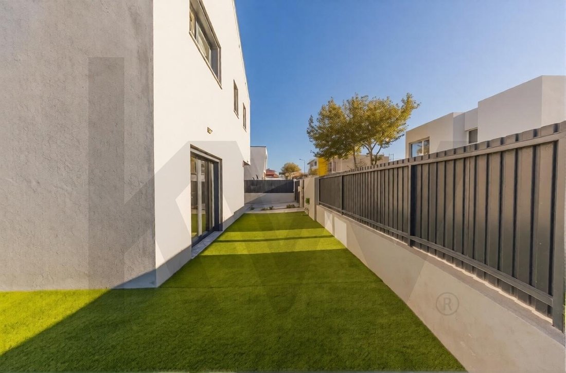 Townhouse in Sao Domingos de Rana, Lisbon, Portugal 4 - 18810472