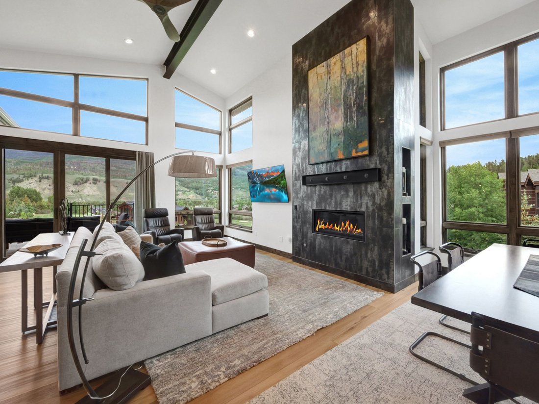 Silverthorne, Colorado, United States 5 - 18810875