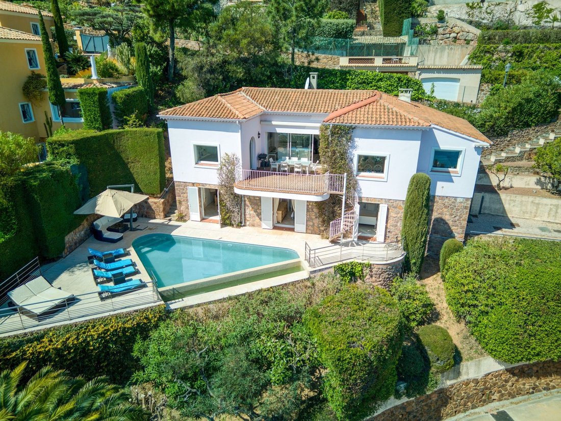 House in Théoule-sur-Mer, Provence-Alpes-Côte d'Azur, France 4 - 15459135