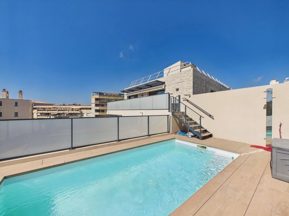 Apartamento en Ponteil, Antibes, Francia 1 - 18812649